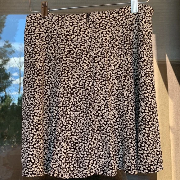 Size 2 American Eagle floral print skirt - Picture 3 of 8